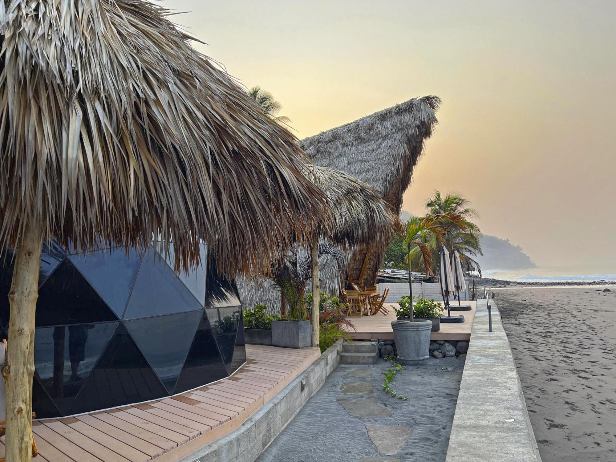 Almare Zonte - Beachfront Glamping Hotel El Zonte Exterior foto